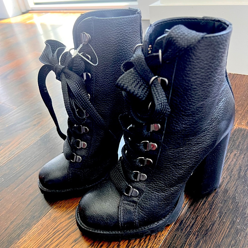NWT Schultz Zhara black leather combat heeled boots 5.5 - box included